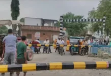 लोको पायलट की समझ से सैकड़ों यात्रियों की बची जान, पटरी पर फंसा ट्रैक्टर