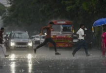 चार राज्यों में भारी बारिश का रेड अलर्ट, छत्तीसगढ़ में दस्तक दे सकता है मानसून