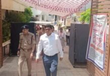 Unnao : पुलिस भर्ती परीक्षा का डीएम-एसएसपी ने किया निरीक्षण