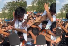 कॉकरोच जनता पार्टी के संस्थापक अभिजीत दीपके की जयपुर में पिटाई