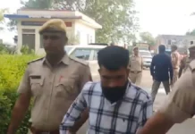 जीजा ने चुराये साली के 14 लाख रुपये, किसी को भनक तक नहीं लगी