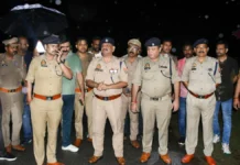 ई-रिक्शा सवार महिला से चेन लूटने वाले दो शातिर लुटेरे पुलिस मुठभेड़ में गिरफ्तार