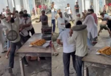 हापुड़ में पकौड़े की दुकान पर जमकर चले लात-घूसे, वीडियो वायरल