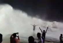 ओडिशा के समुद्र में उठा 15 फीट ऊंचा ज्वार, सड़क तक पहुंचा पानी